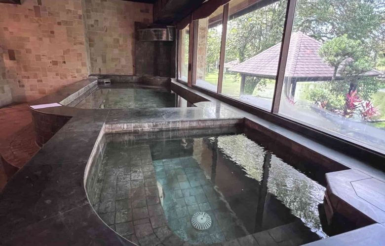Hot and Cold Spa 